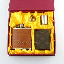 不锈钢酒壶礼品套装 金属工艺品的精致之选