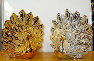 孔雀开屏 从自然奇观到匠心工艺的典雅摆件